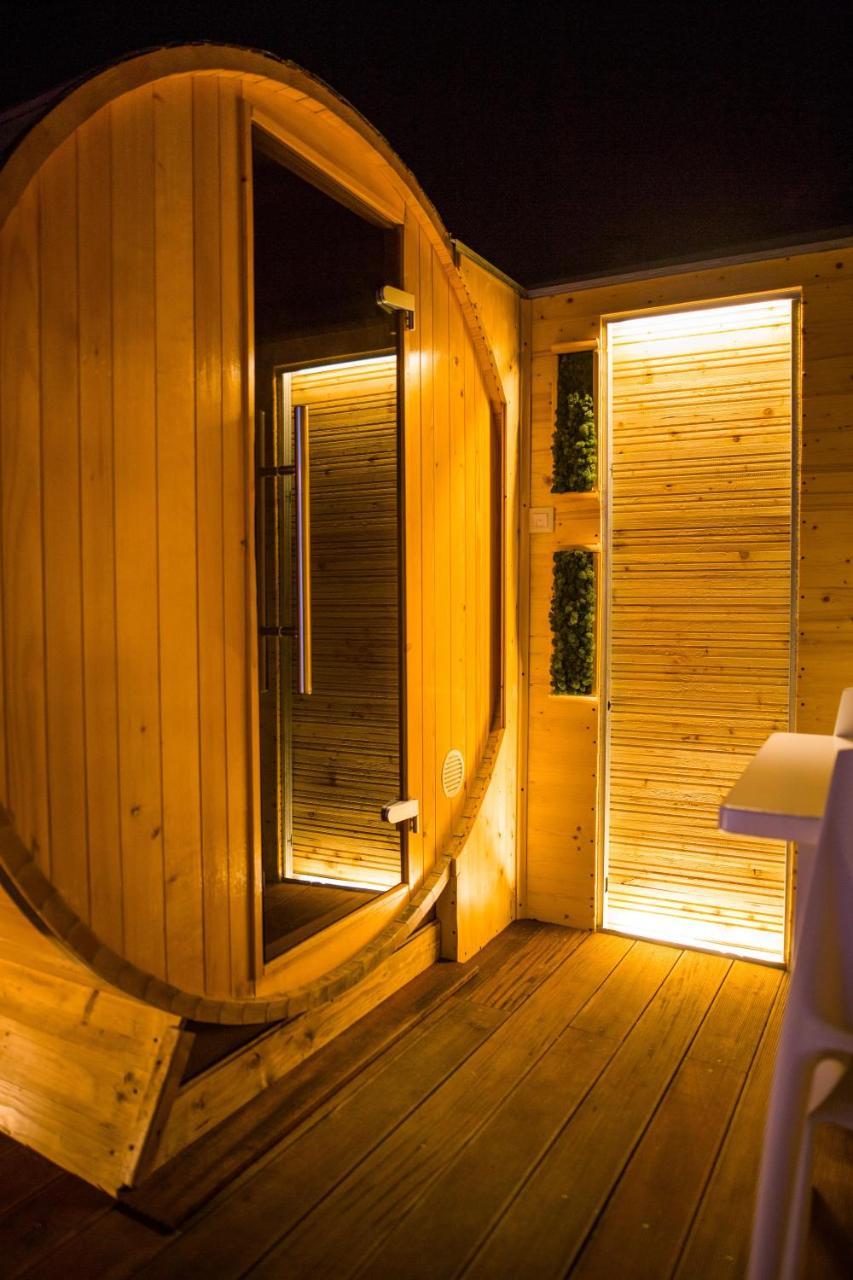 Apartment Plaza ----Wallbox 11Kw 16A ----- Private Spa- Jacuzzi, Infrared Sauna, Luxury Massage Chair, Parking, Entry With Pin 0 - 24H, Free Cancellation 24 Hours Before Check In Σλαβόνσκι Μπροντ Εξωτερικό φωτογραφία
