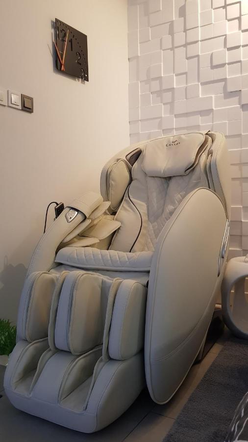 Apartment Plaza ----Wallbox 11Kw 16A ----- Private Spa- Jacuzzi, Infrared Sauna, Luxury Massage Chair, Parking, Entry With Pin 0 - 24H, Free Cancellation 24 Hours Before Check In Σλαβόνσκι Μπροντ Εξωτερικό φωτογραφία